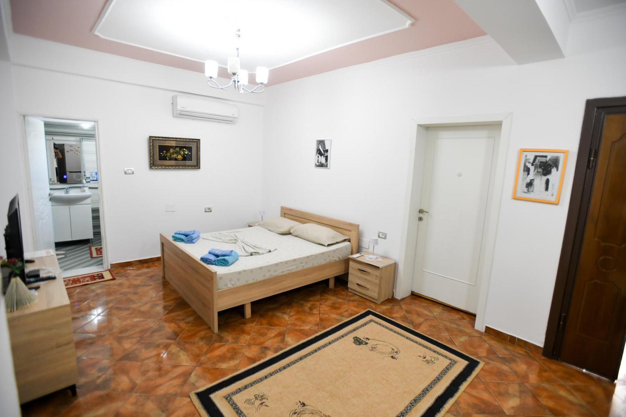 Guest House Flowers Berat Exterior photo