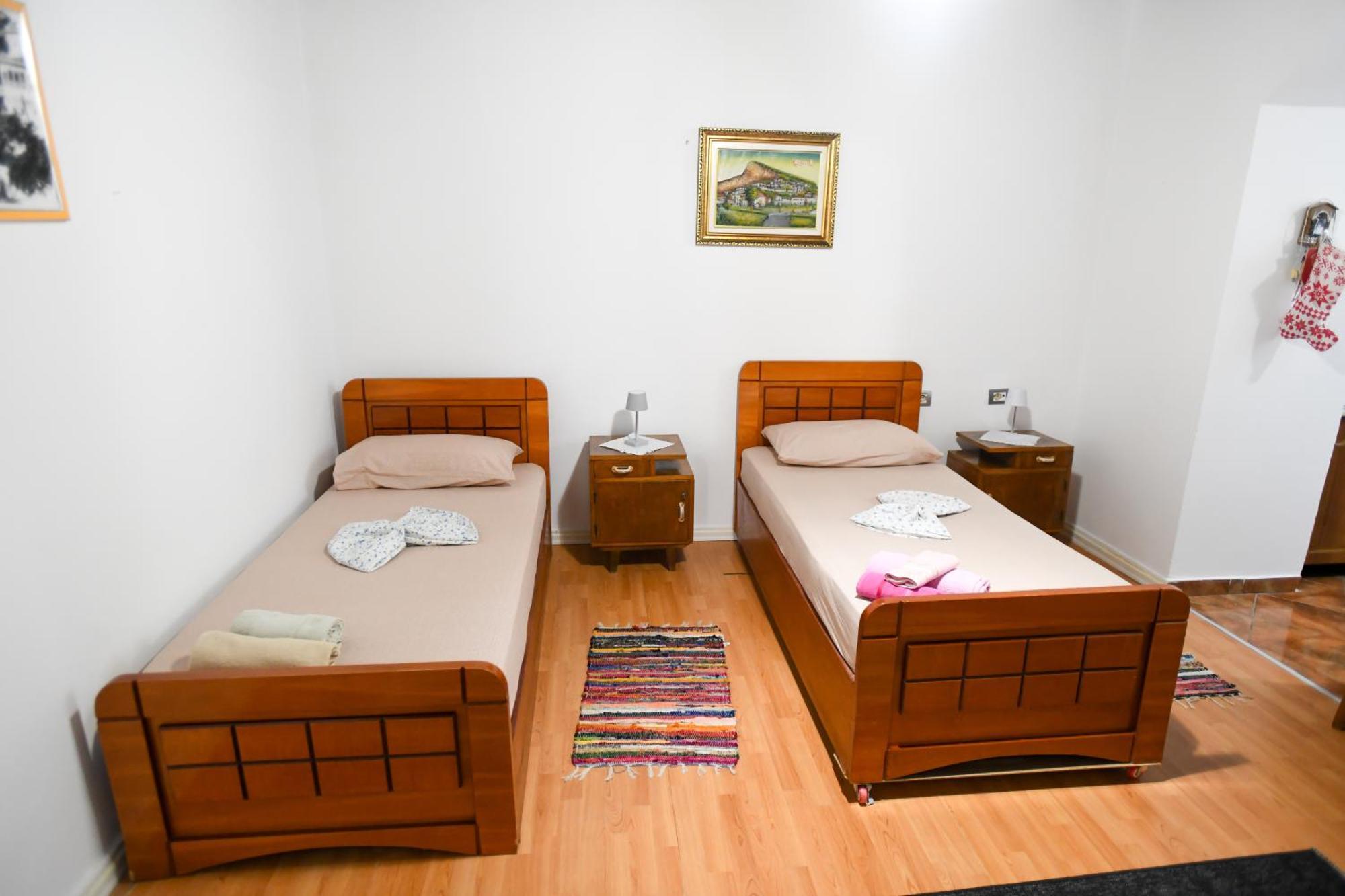 Guest House Flowers Berat Exterior photo